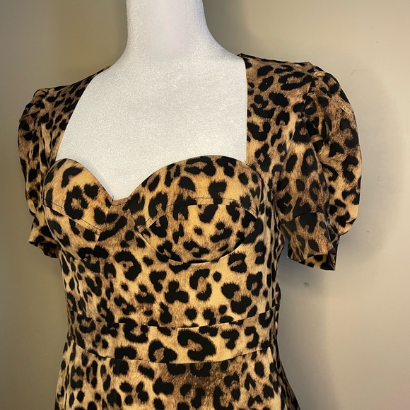 Leopard print women’s casual dress - Picture 5 of 9
